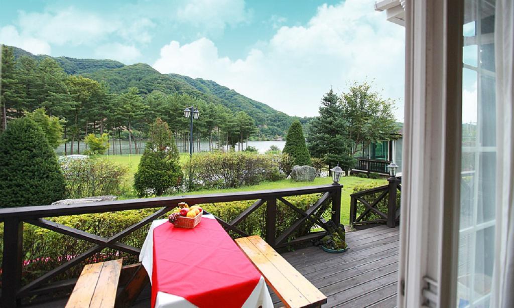 Bluesky Pension Gapyeong Exterior photo